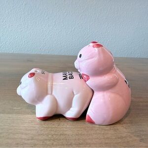 Reno Makin’ Bacon nesting pigs salt and pepper shakers